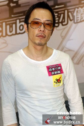 黄贯中养育17年爱犬离世 出席活动难掩心伤 2006011701.jpg